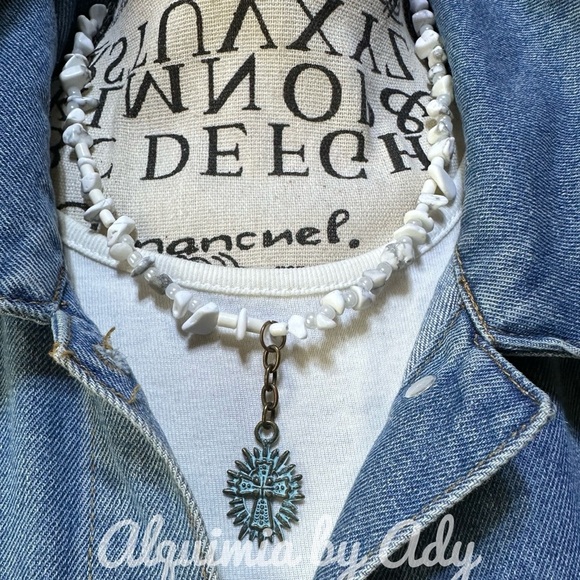 100 AUTHENTIC HOWLITE PUKA BEACH  NECKLACE - Picture 2 of 7